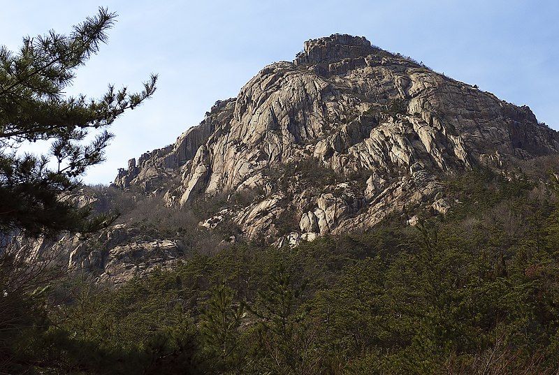 File:Wolchulsan mountain peak.jpg