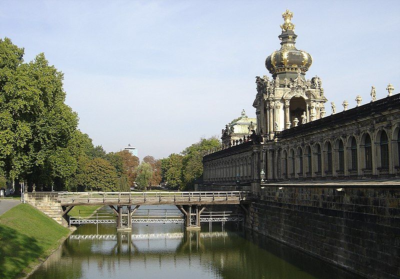 File:Zwingerteich Dresden.jpg