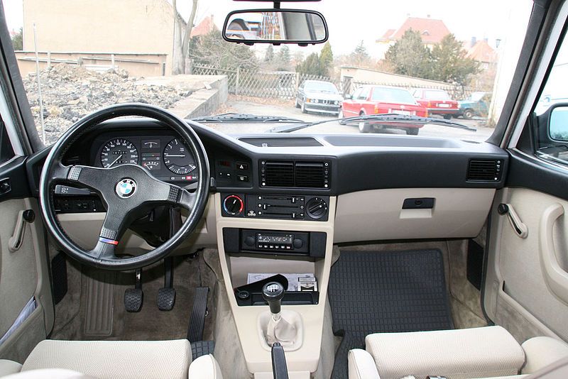 File:525i innen.jpg