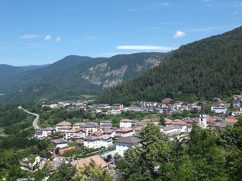 File:Albiano - Vista.JPG