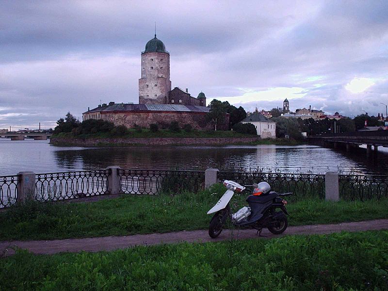 File:Castle Vyborg.jpg