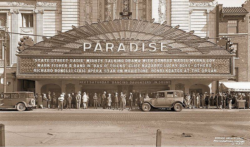 File:Chicago-paradise-theater-line-up-under-marquee-opening-year-1928.jpg