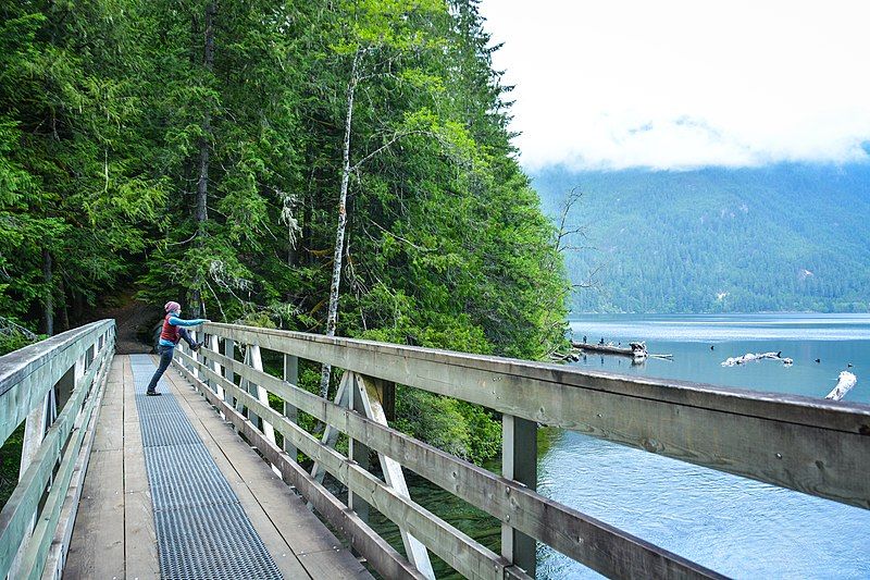 File:Chilliwack Lake outlet.jpg