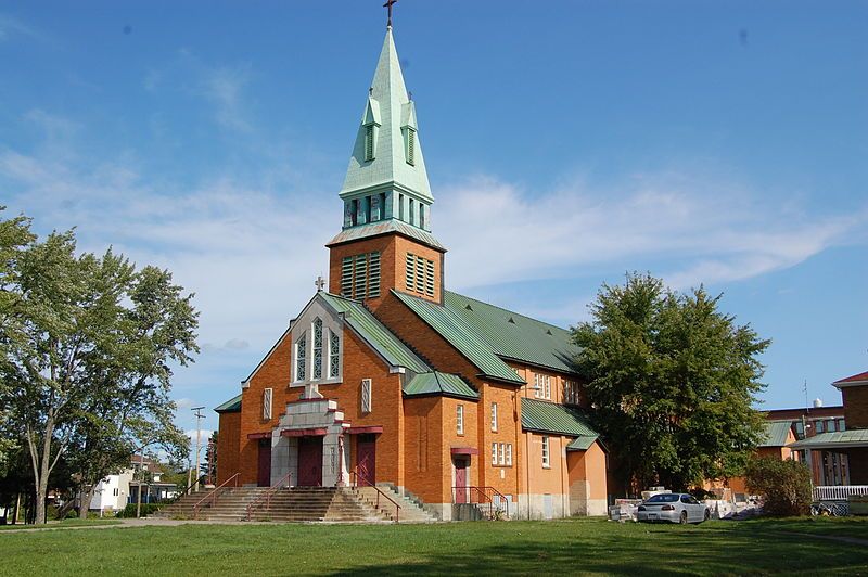 File:Eglise St-Laurent Jonquiere.JPG