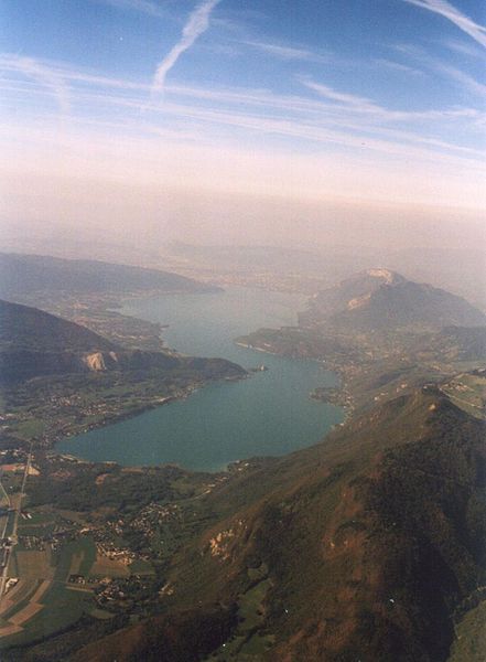 File:LacAnnecy.jpg