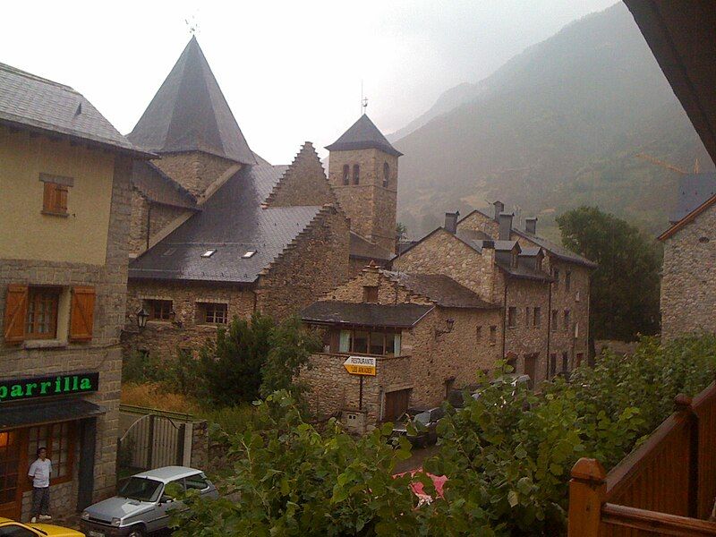 File:Lluvia en Benasque.jpg