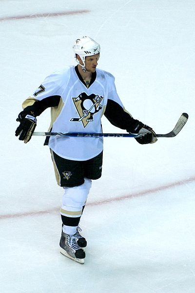 File:Mark-eaton-penugins.jpg