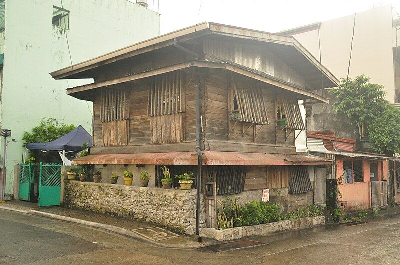 File:Palomera House Tayabas.JPG