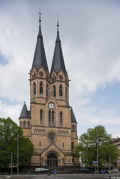 File:Ringkirche Wiesbaden.jpg