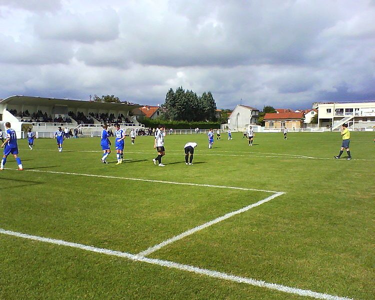 File:Stade-maquin.JPG