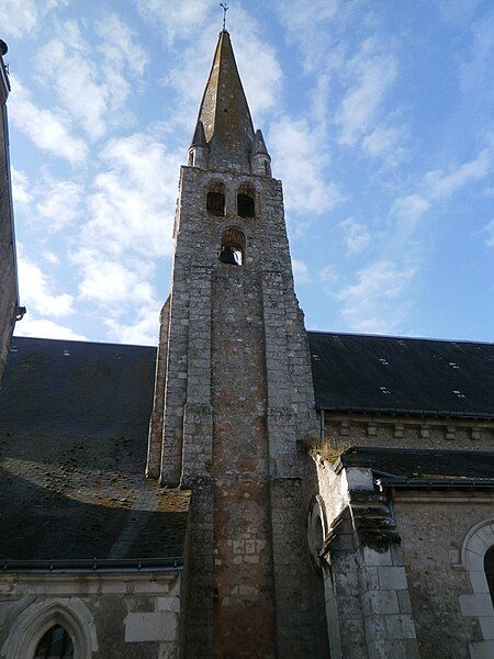 File:Tauxigny église.jpg