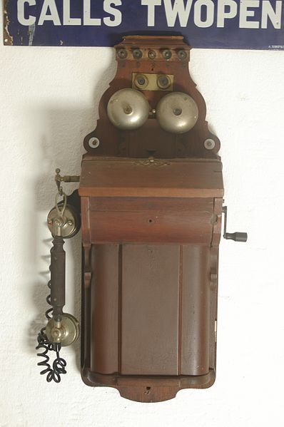 File:Telephone 01 gnangarra.jpg