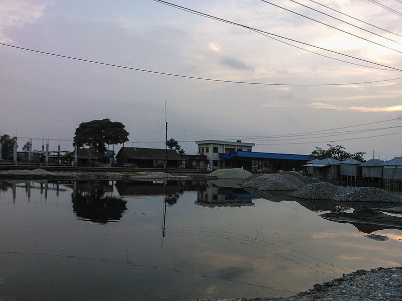 File:Burimari railway station.jpg