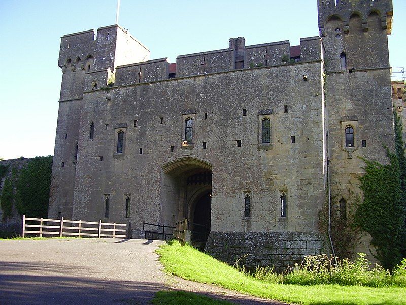 File:Caldicot Castle.jpg