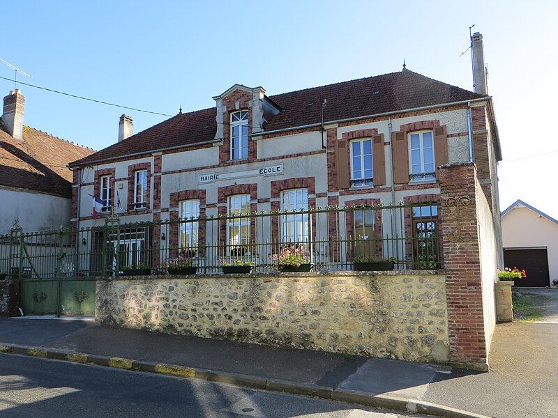 File:Courgivaux - Mairie.jpg