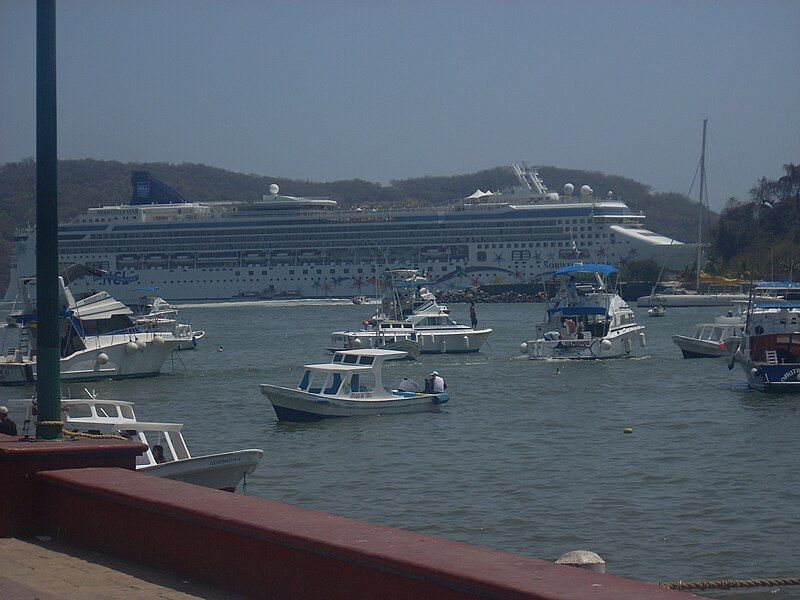 File:Cruise Pictures 089.jpg