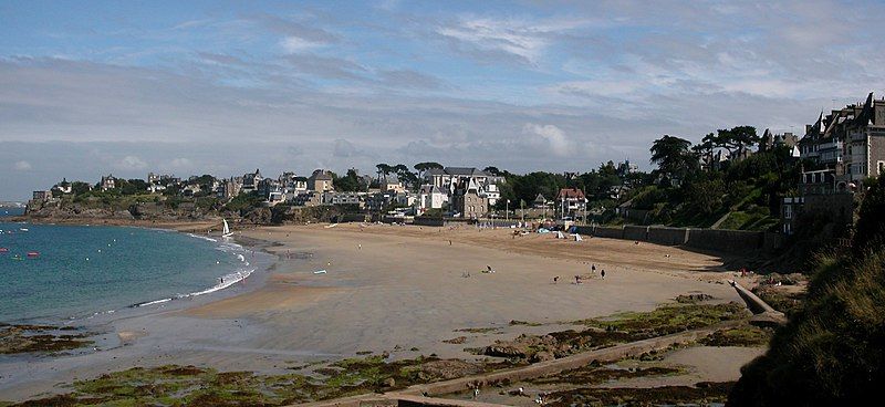 File:Dinard plage Saint-Énogat.jpg