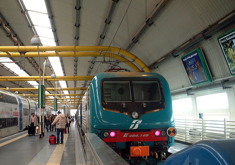 File:Fiumicino Station.jpg