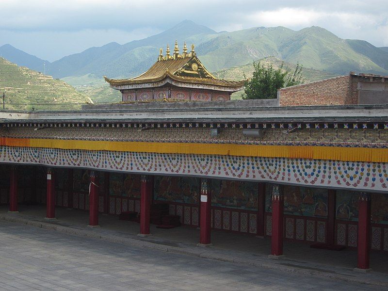 File:Longwu Monastery 1.jpeg