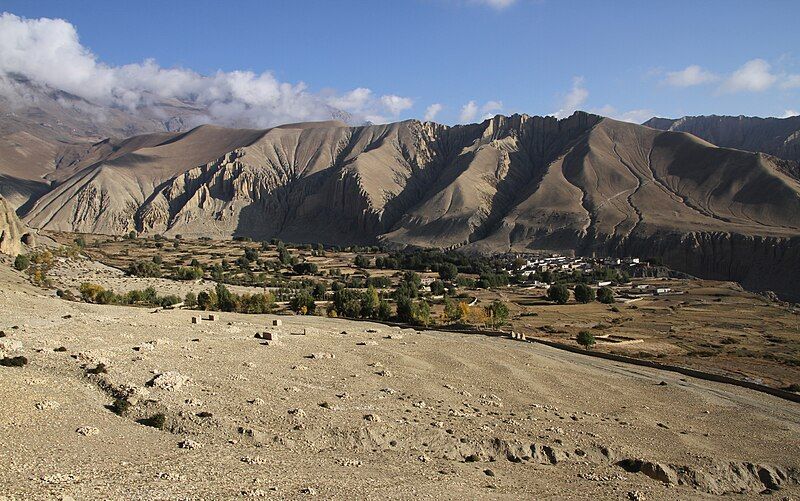 File:Mustang-Ghami-Ueberblick-18-2015-gje.jpg