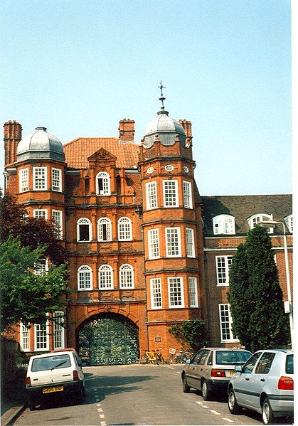 File:Newnham College, Cambridge.jpg