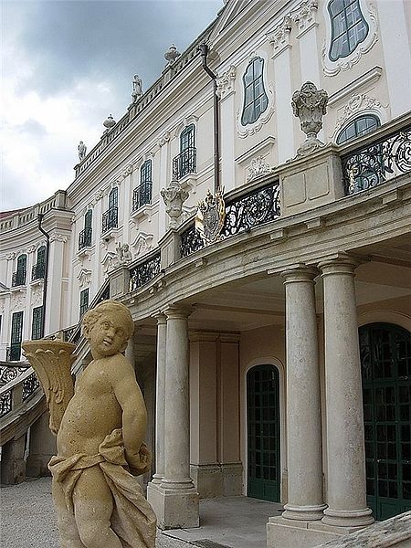 File:Schloss Esterházy (Fertőd).jpg