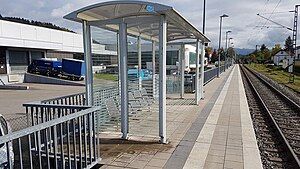 Shelter on side platform