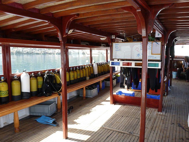 File:Scuba dive boat.JPG