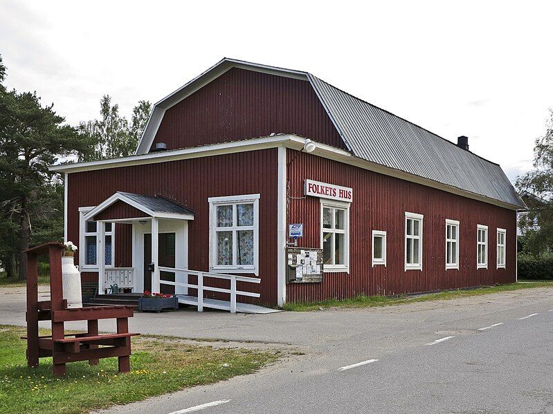 File:Seskaro Folkets Hus.jpg