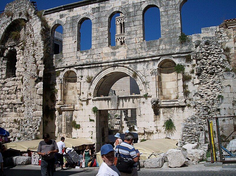 File:Split-Roman walls.jpg