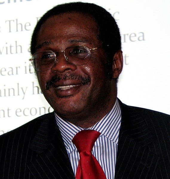 File:Théodore Ngoy.jpg