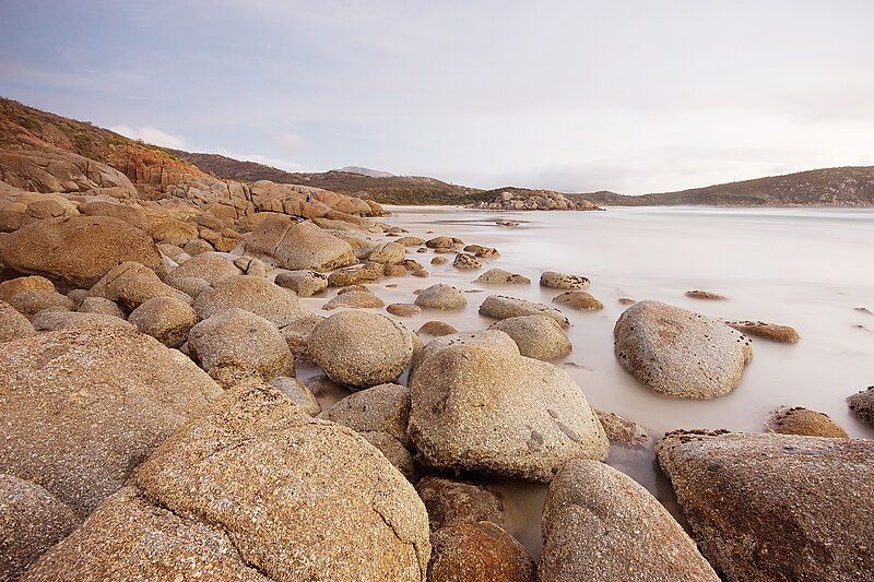 File:Whiskey Beach.jpg