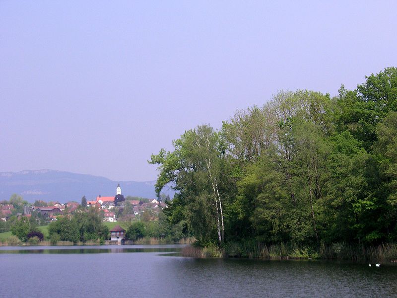 File:Aeschimitsee.jpg