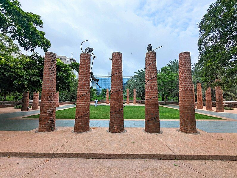 File:Chimneys Parimal Garden.jpg