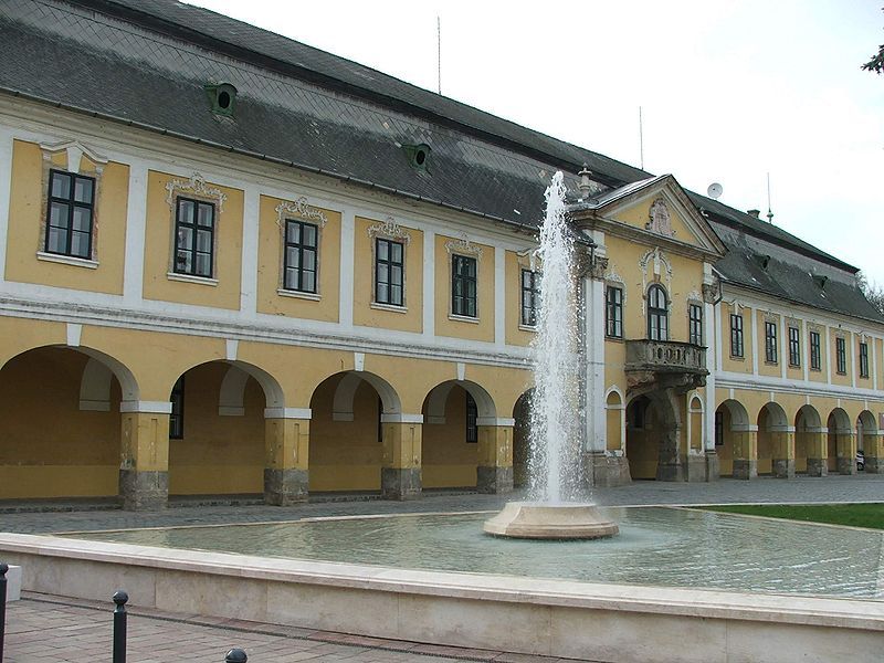 File:Esztergom-Varoshaza.JPG