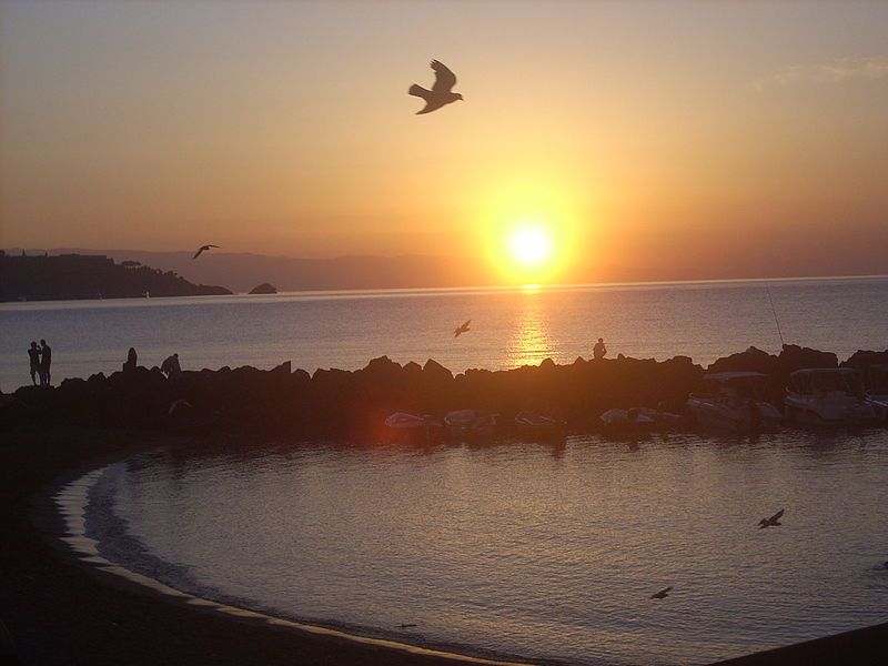 File:Giardini naxos alba.JPG