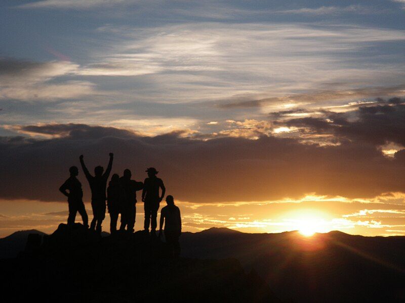 File:Group Sunrise .jpg