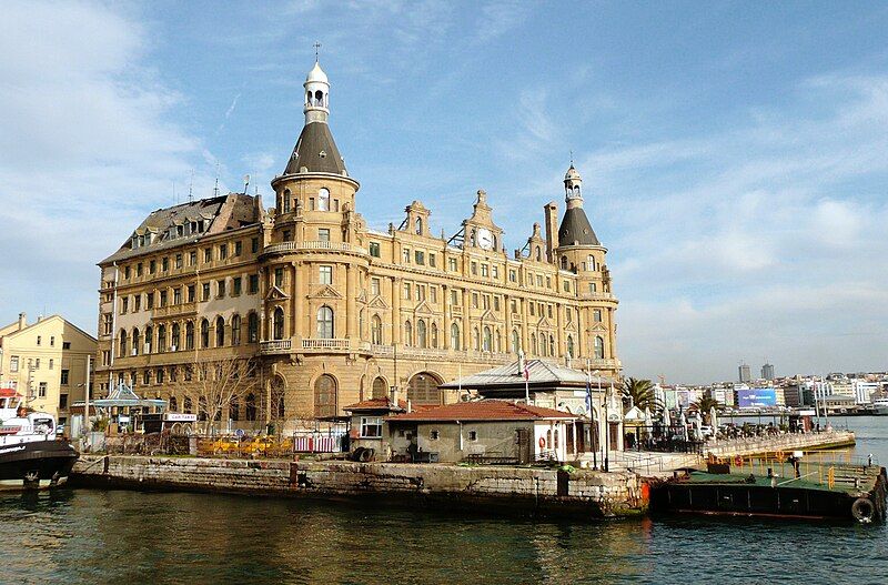 File:Haydarpasa 1470090 Nevit.JPG