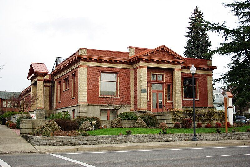 File:Newberg Oregon library.JPG