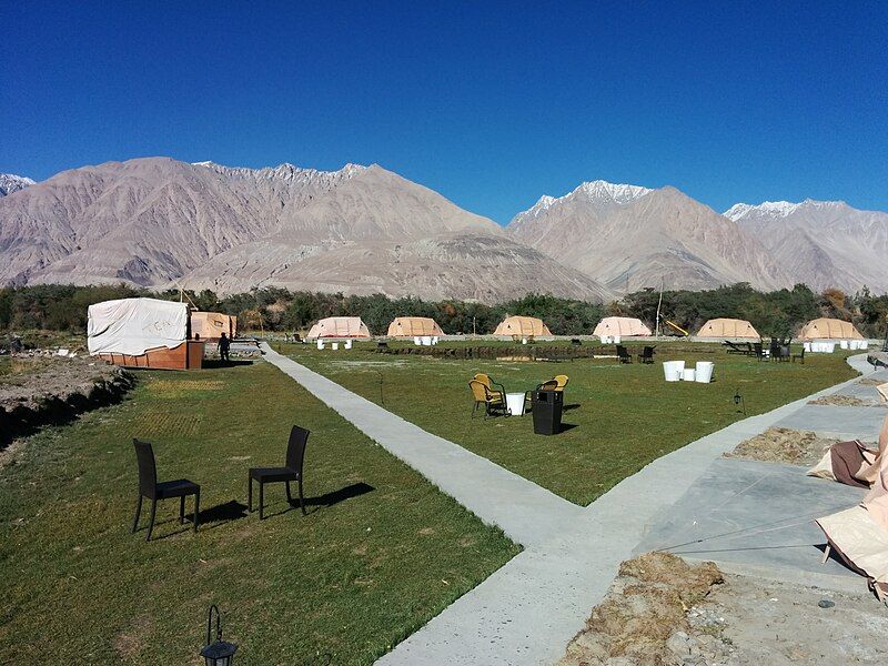 File:Nubra Valley, Ladakh.jpg