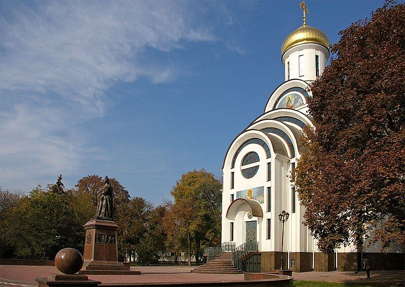 File:Pokrov's Square Rostov.jpg