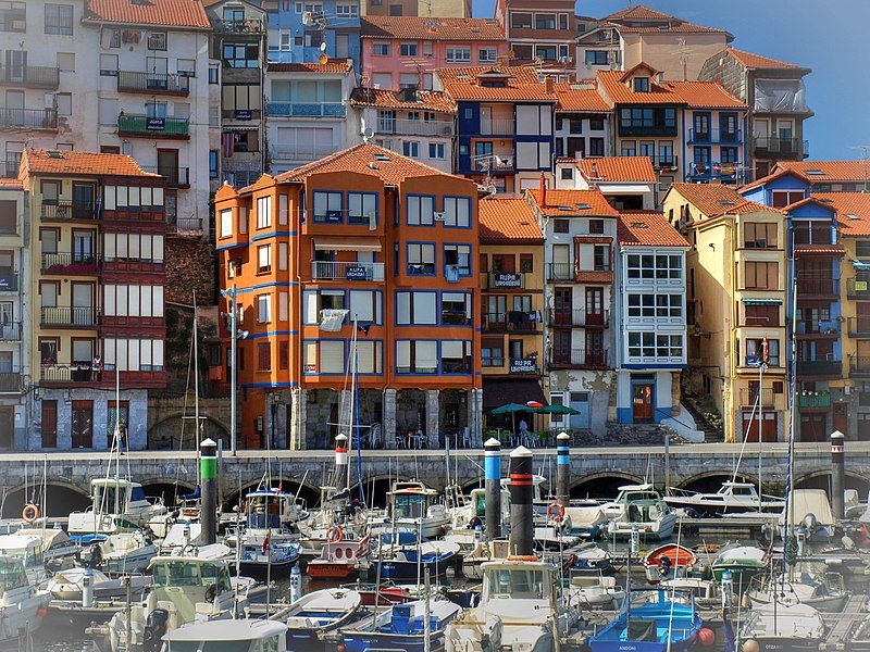 File:Puerto de Bermeo.jpg