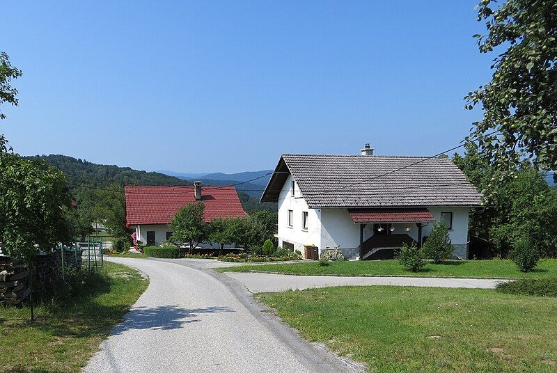 File:Smuka Slovenia.jpg