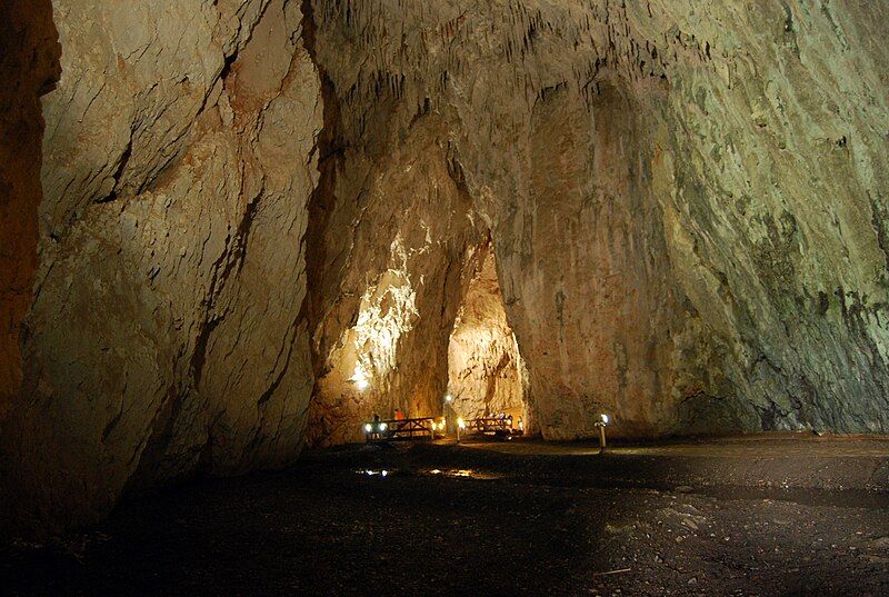 File:Stopica cave2.jpg