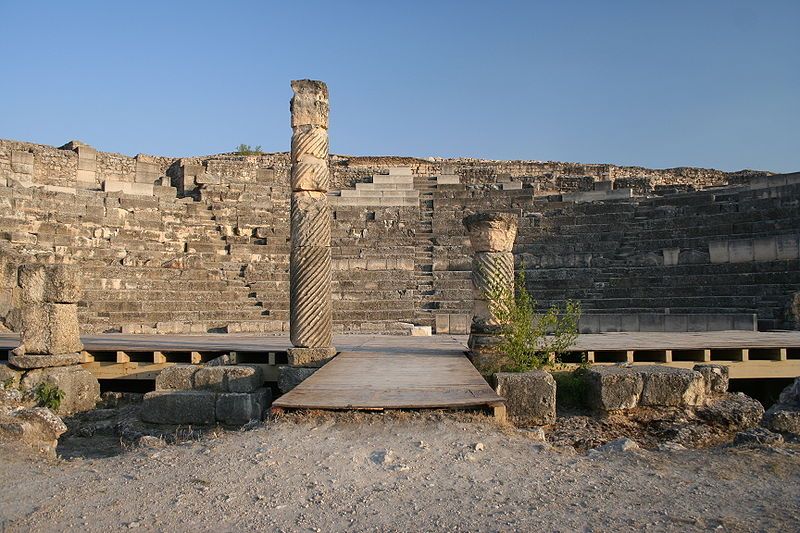 File:Teatro romano Segobriga.jpg