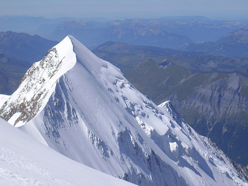 File:Aiguille du Bionnassay.jpg