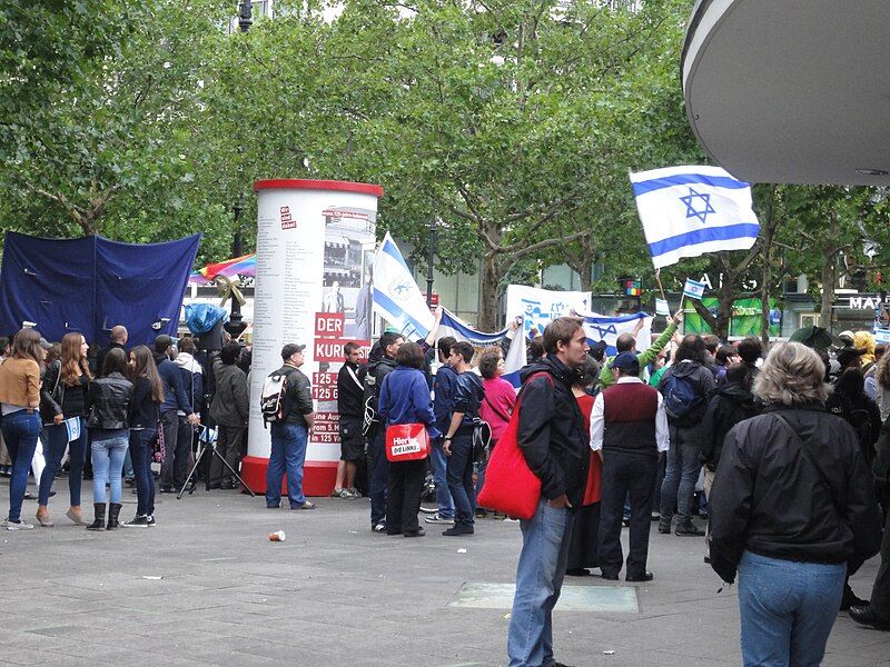 File:Anti-Quds Day Protesters.jpg