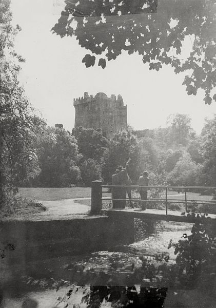 File:Blarney Castle 1954.jpg