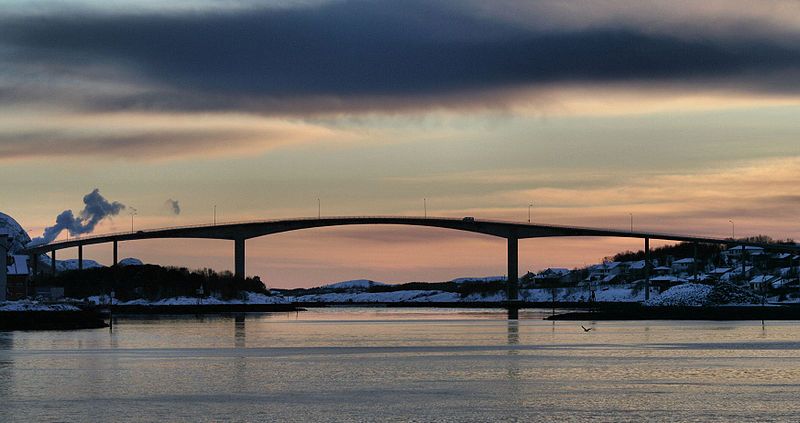 File:Brønnøysund bridge.jpg