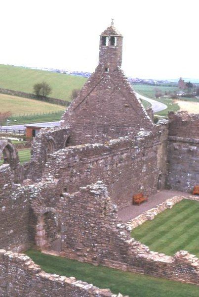 File:Crossraguel Abbey Ruins.jpg